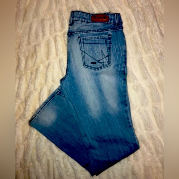 Super Cute Distressed Jeans - Picture 3 of 5